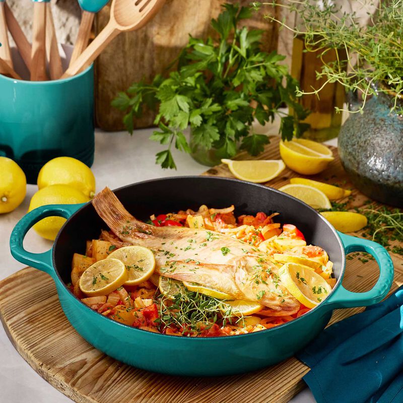 Le Creuset Signature Cast Iron Everyday Pan 28cm image number 1